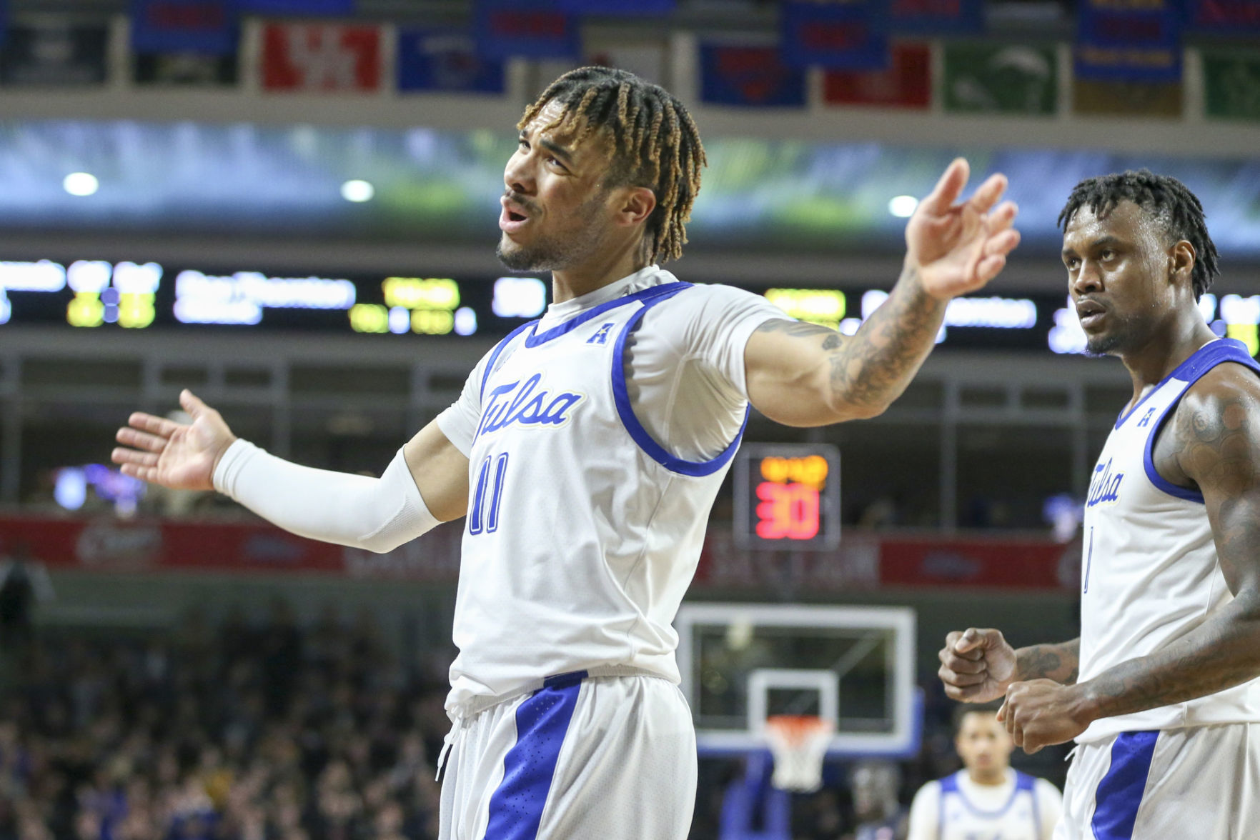Tulsa Golden Hurricane vs Connecticut Huskies